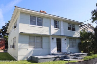 Building Photo - 1313 Lasalle St