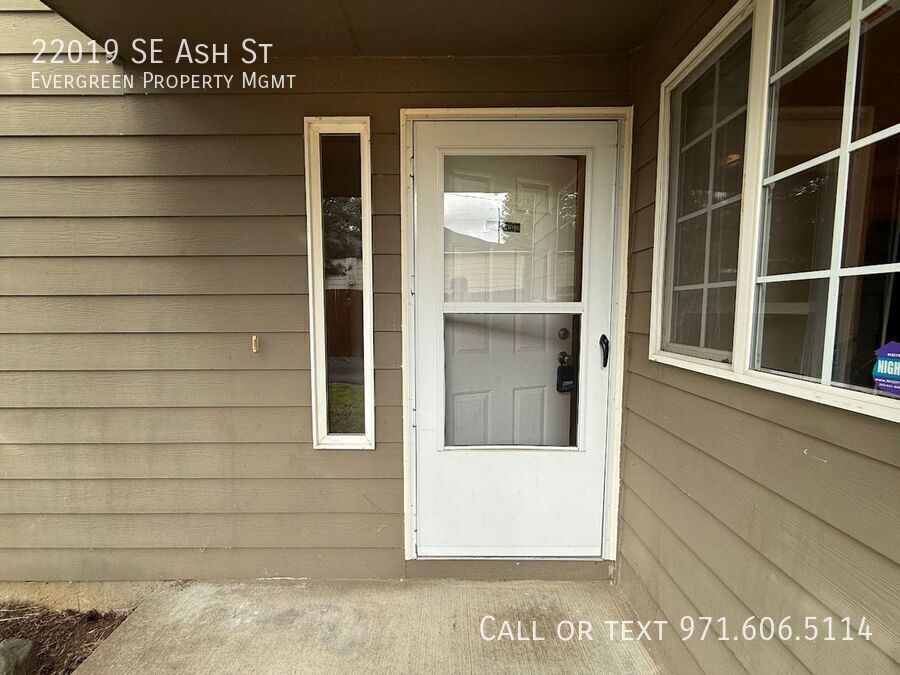 Foto principal - 22019 SE Ash St