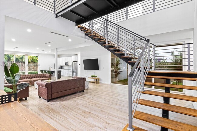 Foto del edificio - 1816 SW 23rd St