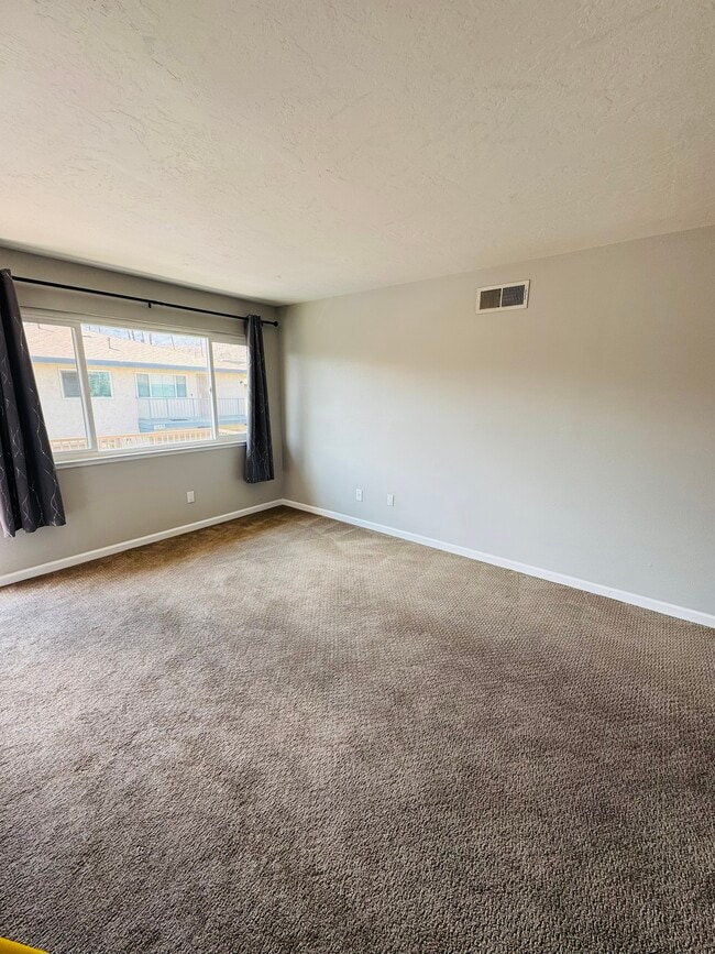 Foto del edificio - 72685 Raven Rd