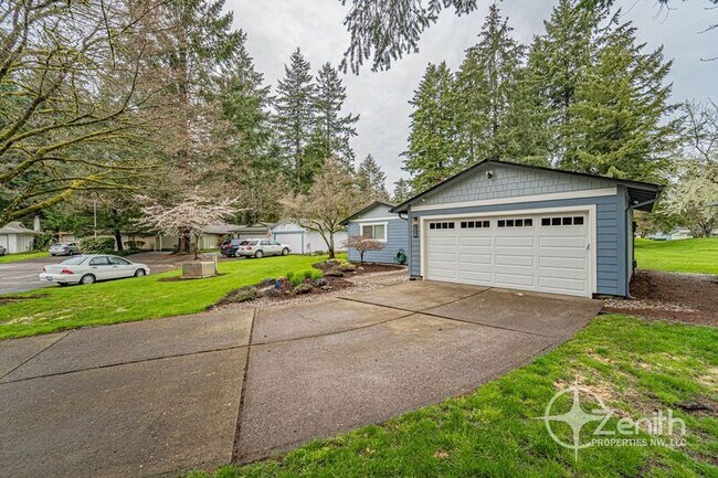 Building Photo - 812 NE 130th Ct