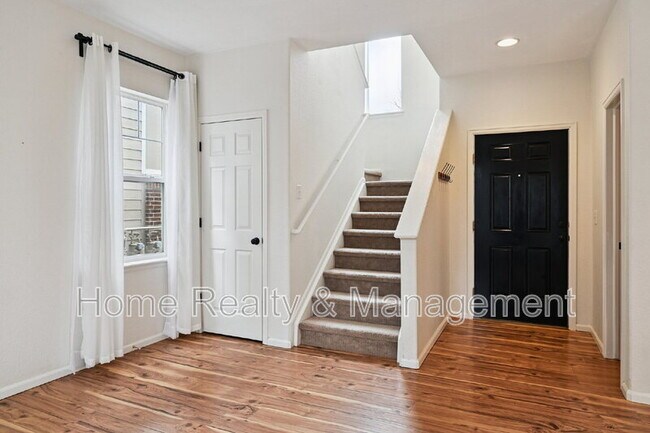 Foto del edificio - 12923 Grant Cir E