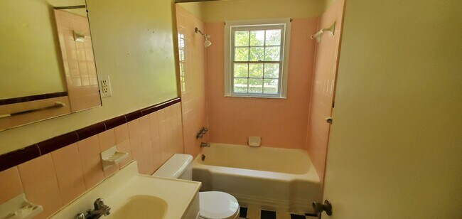 Foto del edificio - 2 Bedroom Duplex