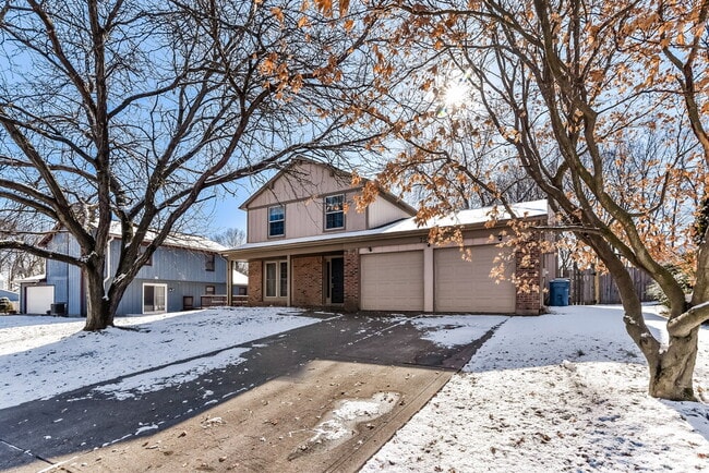Building Photo - 7551 Rogers Dr
