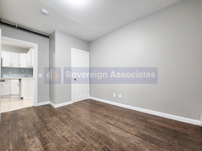 Foto del edificio - 213 west 3rd st