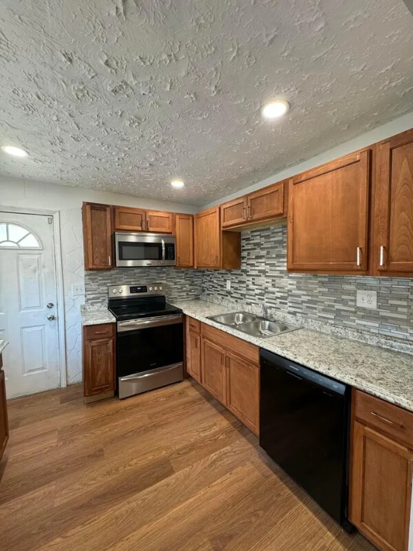 Building Photo - 2542 Steele Ave