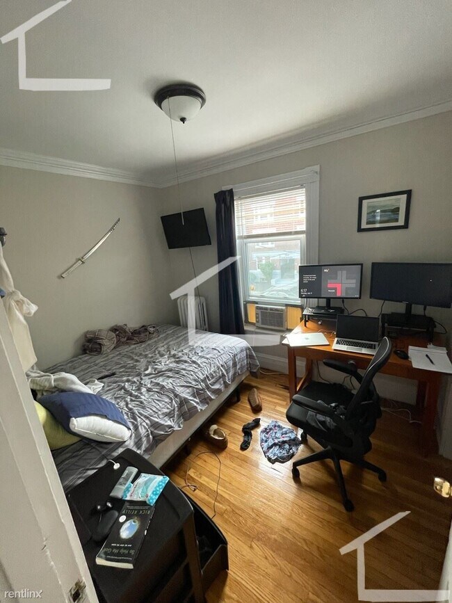 Foto del edificio - 6 br, 2.5 bath House - 5 Farrington Ave 7