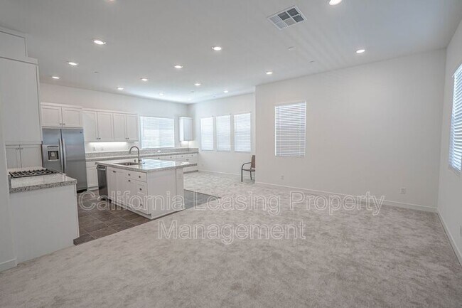 Foto del edificio - 27578 Sparrow Ct