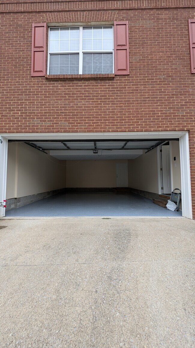 Foto del edificio - 1185 Ashford Ln