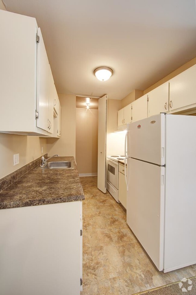 Glen Hills Apartments - Glendale, WI | Apartments.com