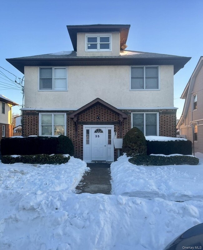 Building Photo - 35 Notre Dame Ave