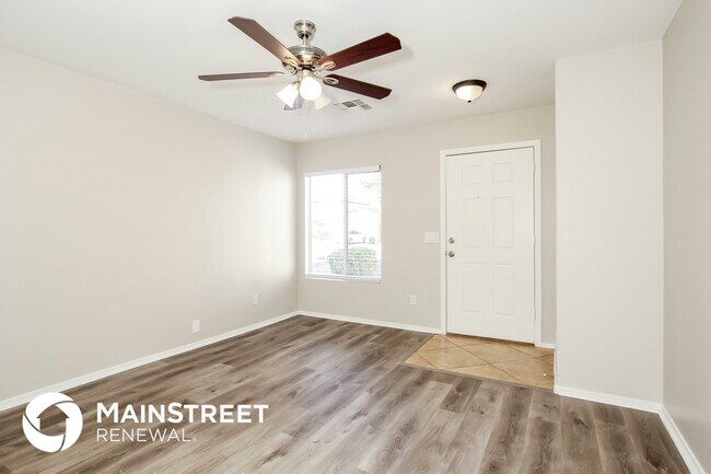 Foto del edificio - 12137 W Flores Dr