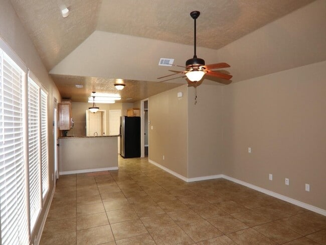 Building Photo - 826 S Village Creek Pkwy
