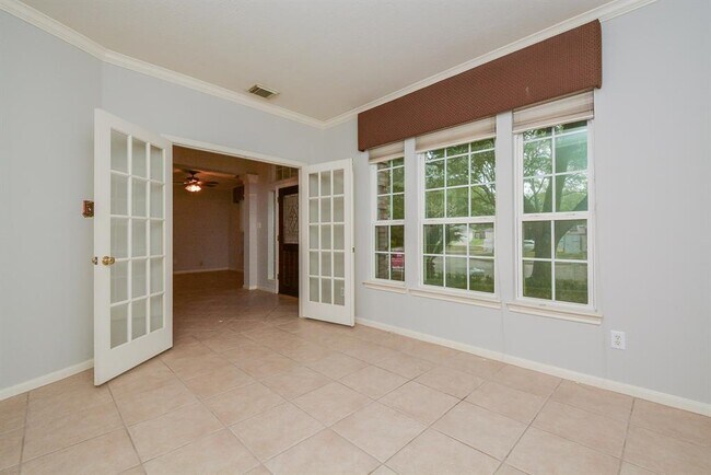 Foto del edificio - 2010 Fairbranch Ct