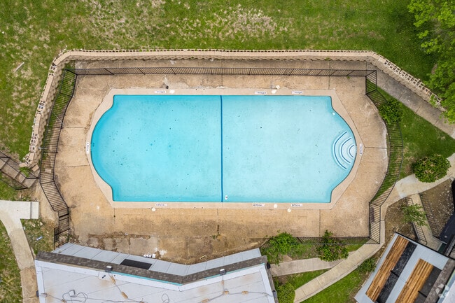 Swimming Pool - The Flats off Country Club