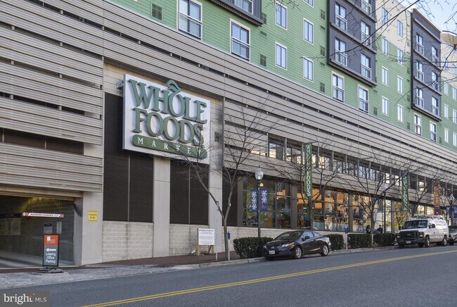 Foto del edificio - 10500 Rockville Pike