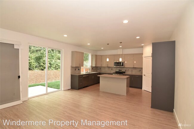 Foto del edificio - 3 br, 3 bath House - 390 Hammond