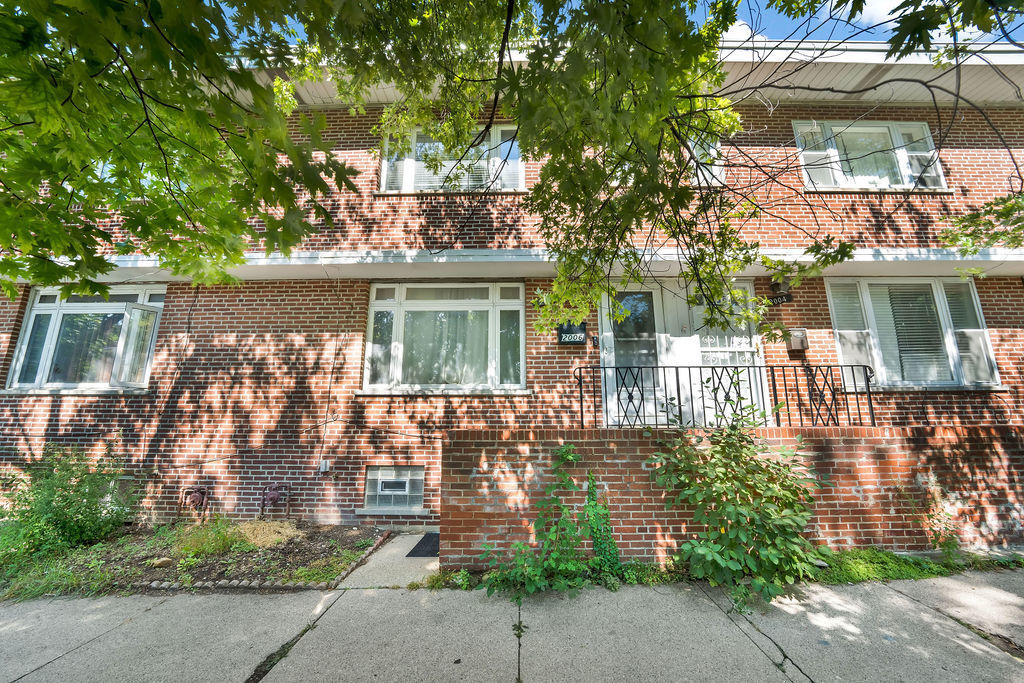 Foto principal - 2006 W Farwell Ave