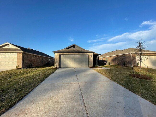Building Photo - *$99 Rent + Amazon gift card* Three Bedroom | Two Bathroom Home in Magnolia