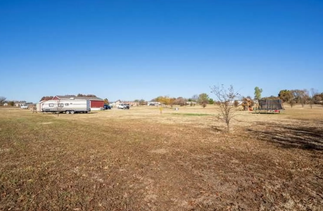 Foto del edificio - Peaceful 2-Acre Lot with Spacious 3-Bedroo...