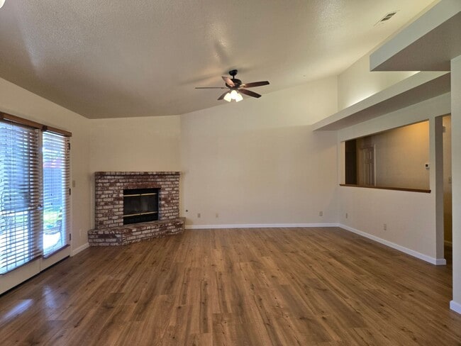 Foto del edificio - 20427 Sparrow Ct