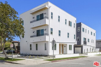 Building Photo - 5048 Cleon Ave