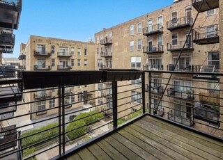 Foto del edificio - 420 S Clinton St