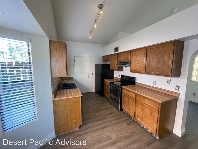 Building Photo - 3 br, 2 bath House - 14444 S. 41st Place