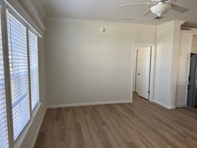 Foto del edificio - 1635 Voyager Dr