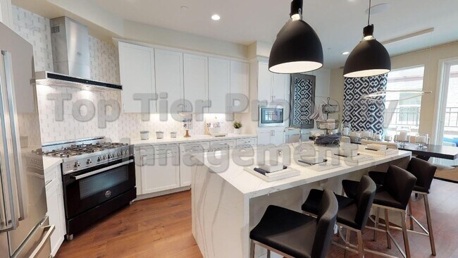 Foto del edificio - Gorgeous 2 Bd/2 Ba, 1378 sf, dual-level Condominium home available March 17th for Lease in the be...