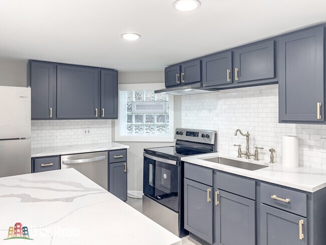 Foto del edificio - 1536 N Hamlin Ave
