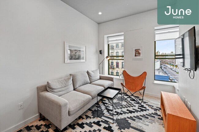 Foto del edificio - Full room in 6-bed/2.0-bath Home