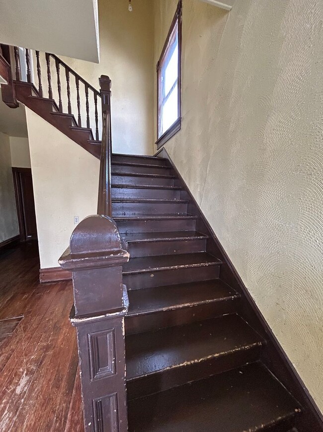 Building Photo - Charming Historic 4-Bedroom Home in the He...