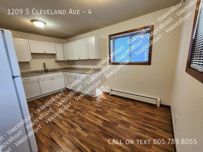 Foto del edificio - 1209 S Cleveland Ave