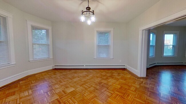 Building Photo - 44 Dimmock St