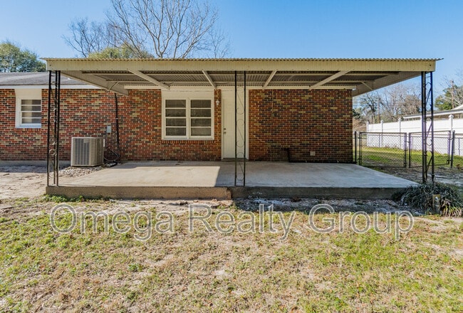 Building Photo - 117 Lee Cir