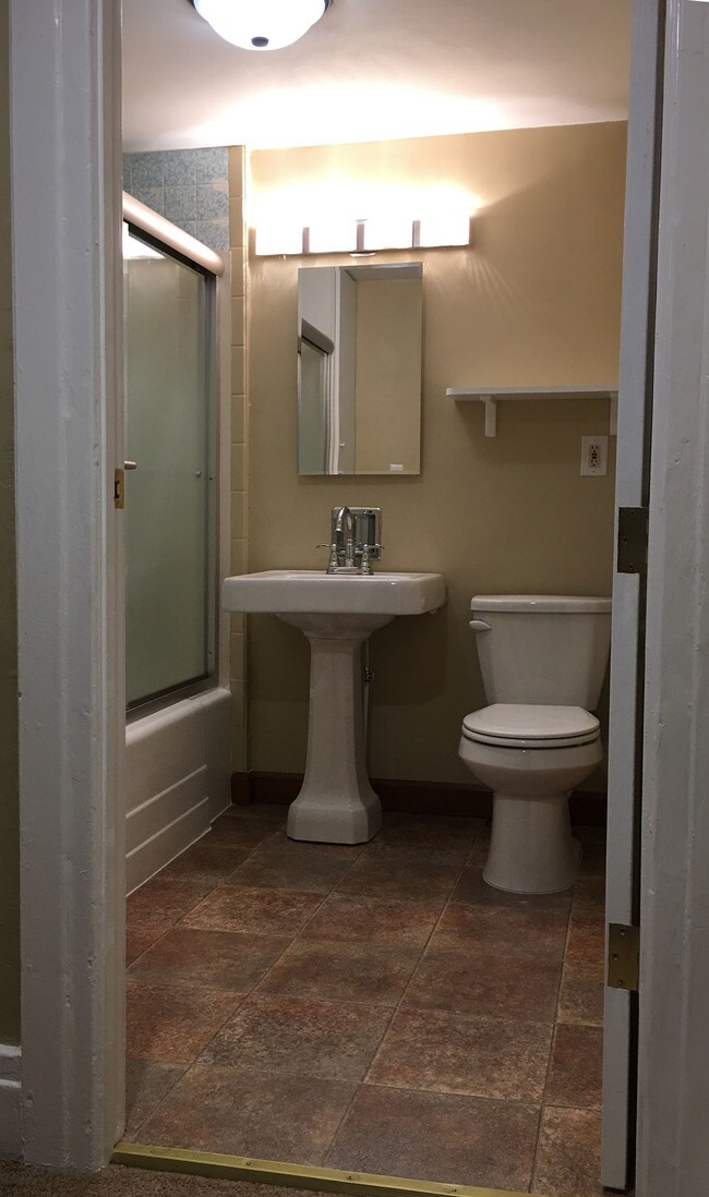 BATHROOM - 133 Curry Ave