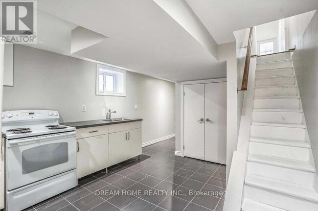 Building Photo - 401 Crawford St