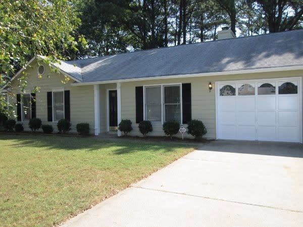 Building Photo - 1200 Park Creek Cir
