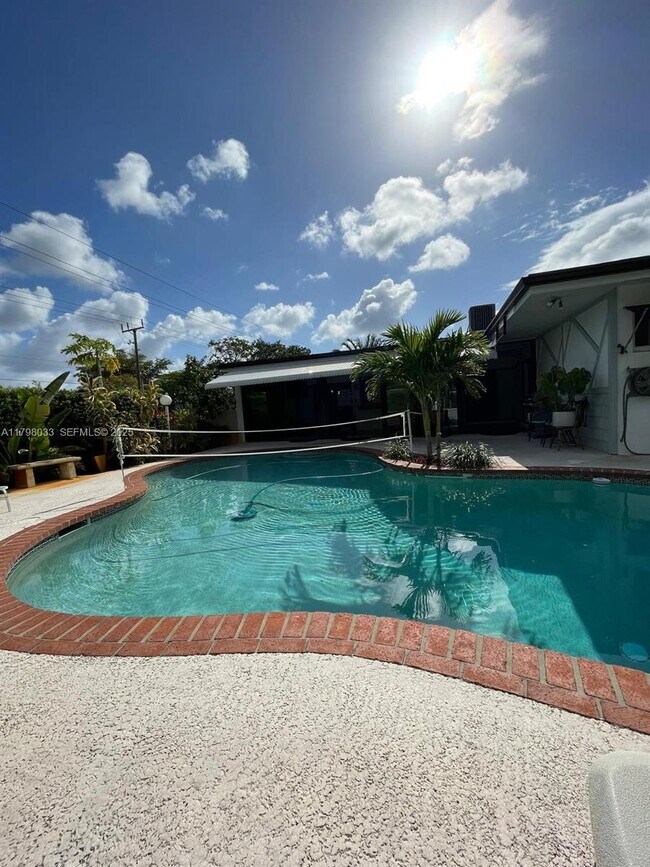 Foto del edificio - 2230 N 50th Ave