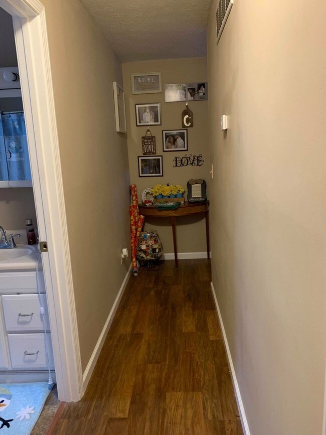 Building Photo - 724 KY-550