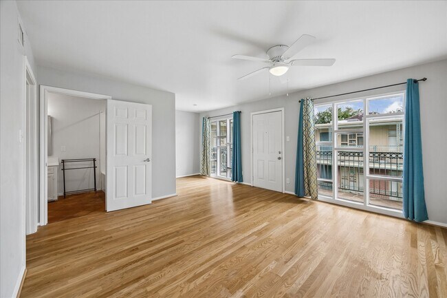 Foto del edificio - 3502 Burlington St