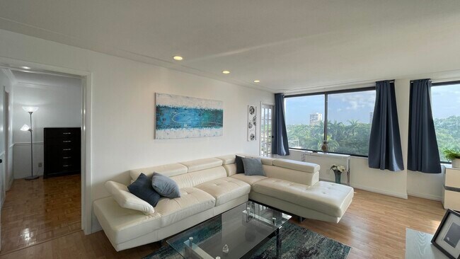 Building Photo - 1500 Presidential Way