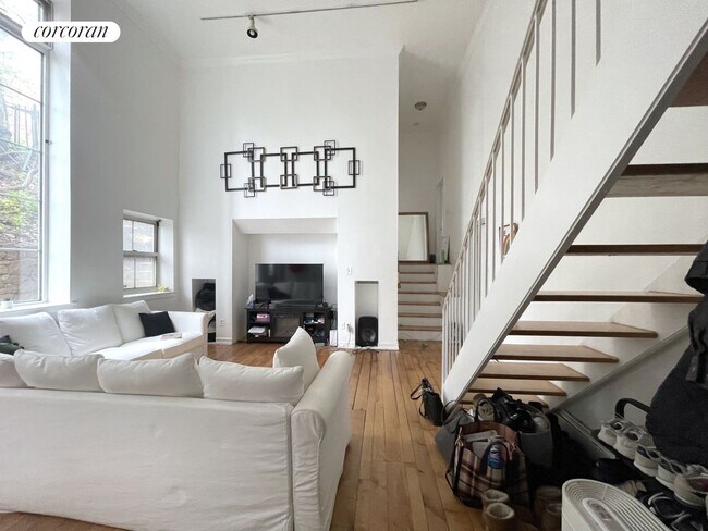 Foto del edificio - 3401 Riverdale Ave