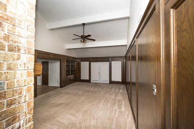 Foto del edificio - 16318 Shoal St