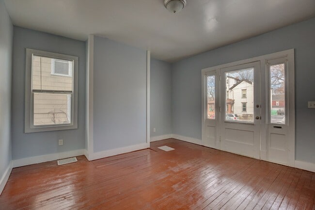 Interior Photo - 1221 California Ave