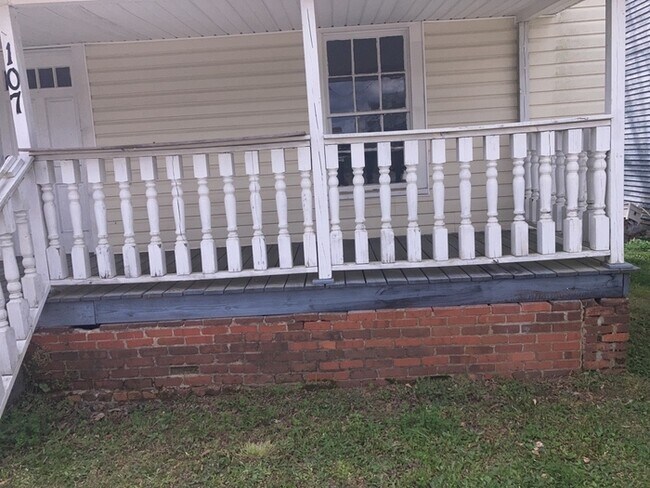 Building Photo - Recently remodeled Union home