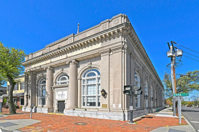 Foto del edificio - 8 Greene Ave