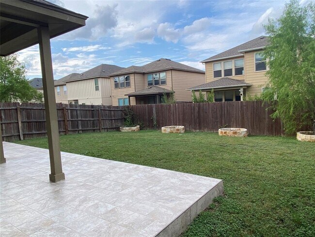 Foto del edificio - 3900 Kennedy Grace Ln