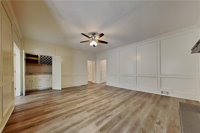 Building Photo - 1231 Kelvington Way SW